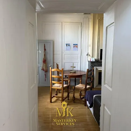 Le Voltaire Grand Salon